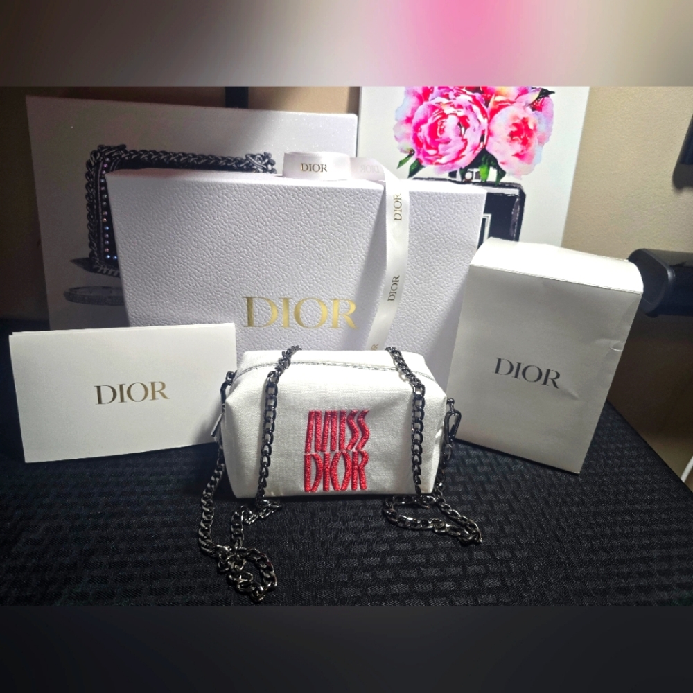 Dior White and Red Women's Bag - Picture 2 of 16